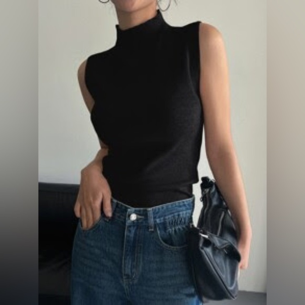 Elegant Black Sleeveless Top